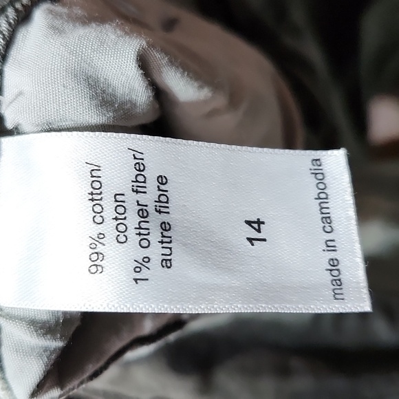 MAURICES HIGH-RISE CAMO RAW-EDGE DENIM JEAN SHORTS - Picture 5 of 11